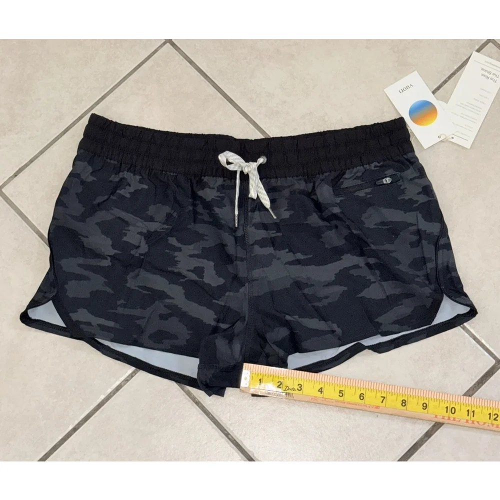 VUORI CLEMENTINE SHORT 2” BLACK WATERCOLOR CAMO SIZE XL NWT